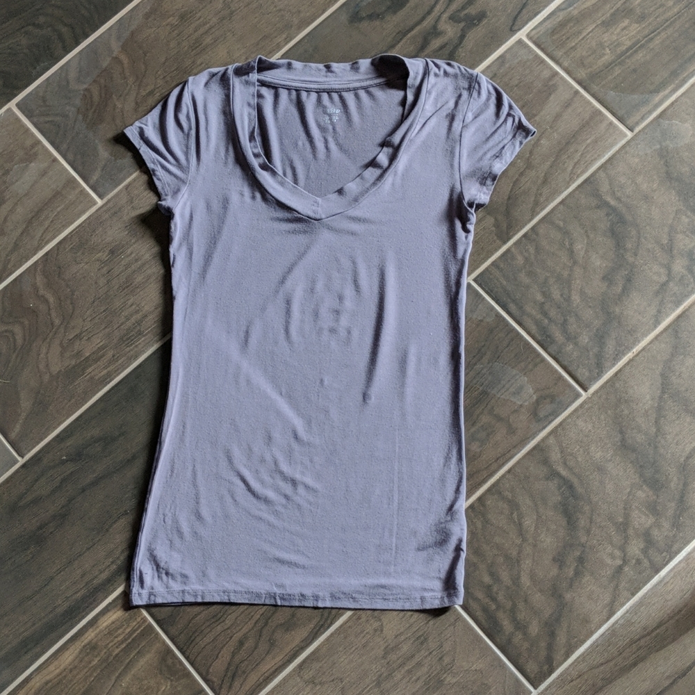 Mossimo taupe v neck t shirt